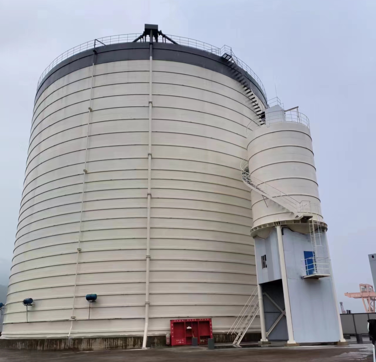 湖滨10万吨水泥钢板库